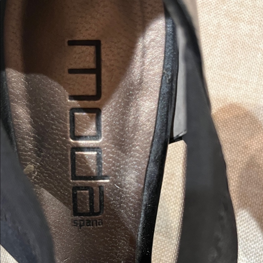 Moda Black Zipper Heels - Picture 2 of 5